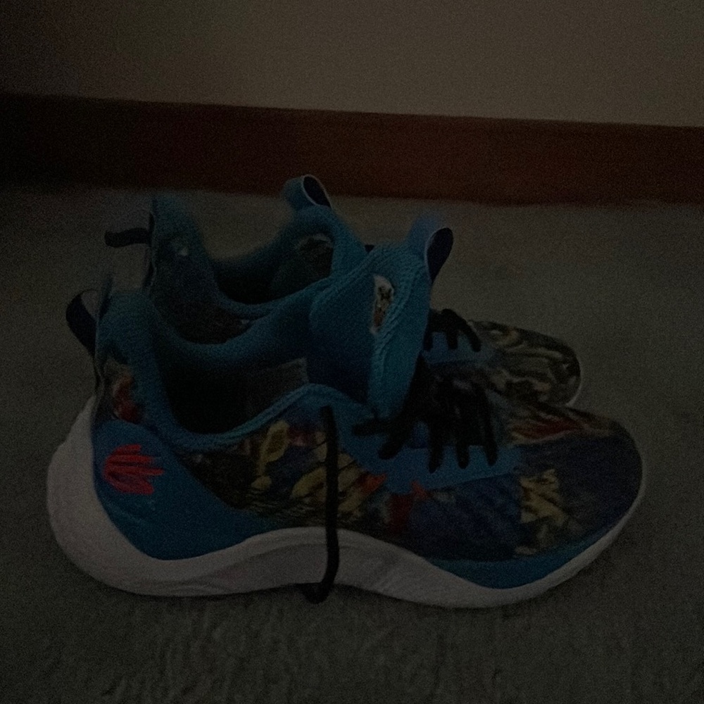 steph curry basketball shoes size 8
